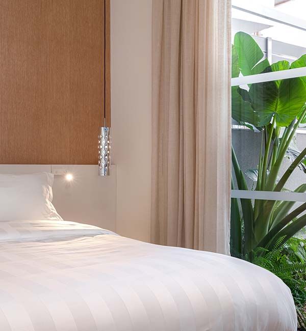 One Bedroom Apartment with Private Garden & Outdoor Hot Tub